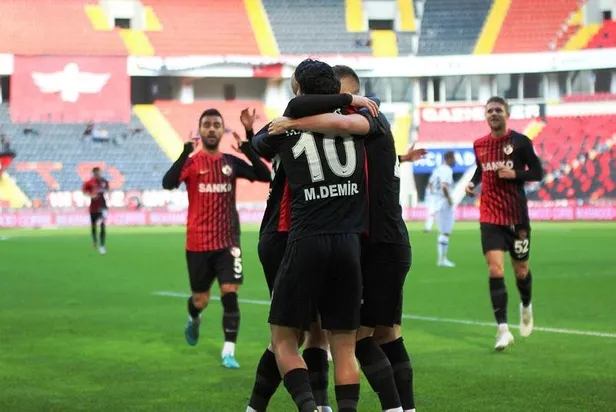 Gaziantep evinde kazandı! Gaziantep FK 3-1 Fatih Karagümrük (MAÇ SONUCU-ÖZET)-5