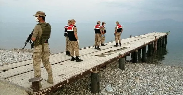 Van'da batan teknede ölen göçmenler...