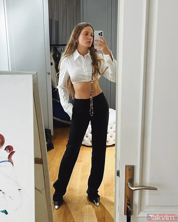 Serenay Sarıkaya bikinisiyle kayalıkların üzerinden paylaştı! Umut Evirgen’in biricik aşkına Sinem Kobal kayıtsız kalamadı - 9