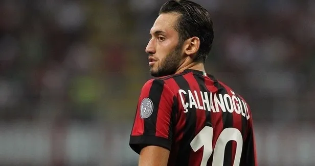 İtalya'da Hakan Çalhanoğlu fırtınası! Milan'ın Sampdoria'yı 4 golle geçtiği maçta 12 yıllık rekoru kırdı-1