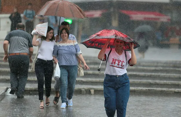 son-dakika-meteoroloji-uyardi-saganak-bugun-etkisini-gosterecek-1603090805590.jpg Son dakika: Meteoroloji uyardı! Sağanak bugün etkisini gösterecek-2
