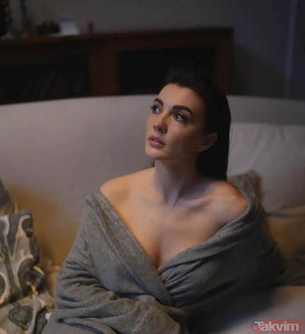 33’lük Burcu Özberk bornozlu pozlarıyla sosyal medyanın gündeminde! Sere serpe uzanıp dikkat çekti! Murat Boz’un biricik partneri... - 8