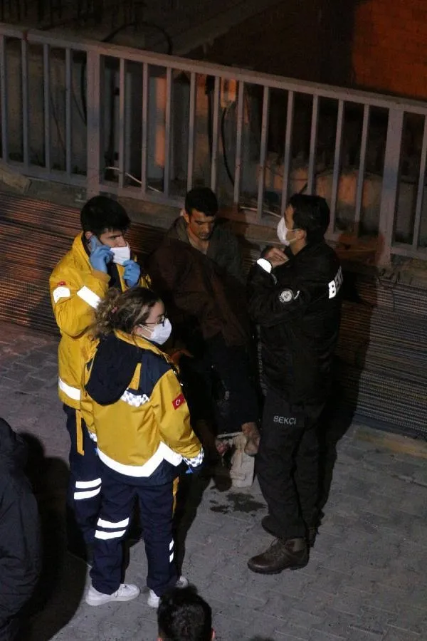 Gece yarısı facianın eşiğinden dönüldü! İşçilerinin kaldığı konteynerlerde yangın: 4 işçi son anda kurtuldu-4