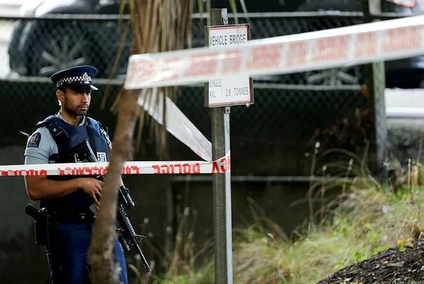 Yeni Zelanda’daki terör saldırısında yaralı kurtulan genç: Polis olay yerine çok geç geldi-1