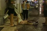 Görenler öldü sandı! Oturduğu yerde sızan genç ortalığı karıştırdı