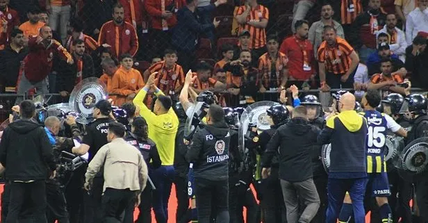 ÖZEL | Galatasaray - Fenerbahçe derbisi sonrası İrfan Can Eğribayat’tan olay hareket!