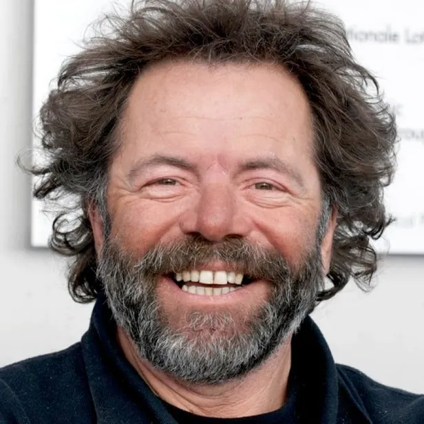 Avrupa'nın göbeğinde insanlık dramı! Fransa'da dünyaca ünlü fotoğrafçı Rene Robert sokak ortasında donarak öldü-4