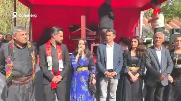 İşte 7'li koalisyonun ortağı HDP! Hakkari milletvekili adayları PKK kıyafetli kişiler tarafından karşılandı! HDP'li Onur Düşünmez'den skandal sözler-3