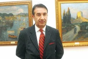 Müdüre çerçeve cezası! Milyonluk eserleri çaycıya boyatmıştı-1