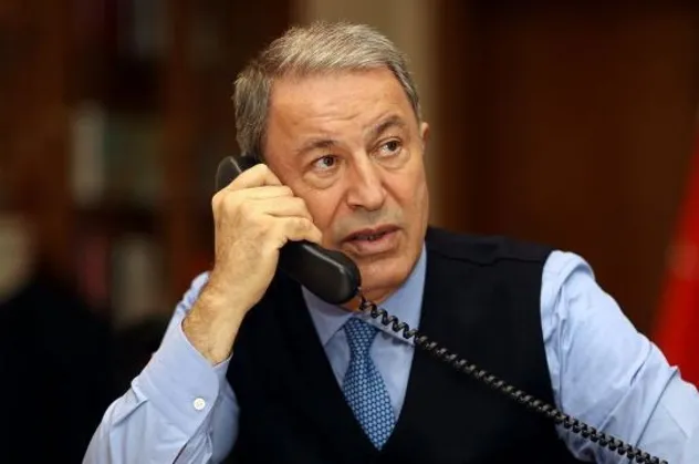 Milli Savunma Bakanı Hulusi Akar Ukraynalı mevkidaşı ile görüştü! Gündemde Ukrayna limanlarında bekleyen ticari gemiler ile A400 uçakları var
