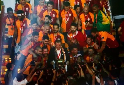 Galatasaray, 21. şampiyonluğu kutluyor
