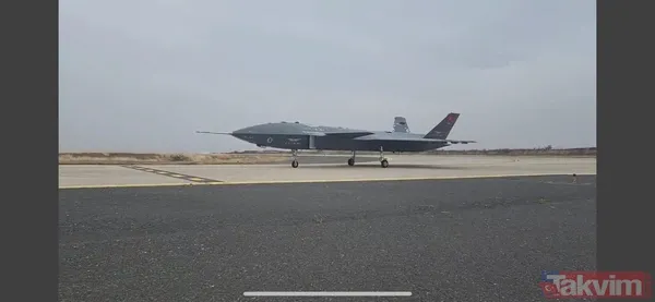 Milli insansız savaş uçağı KIZILELMA testleri başarıyla geçti! Pistte böyle görüntülendi! Muharip İnsansız Savaş Uçağı'nın adı neden Bayraktar KIZILELMA? - 9