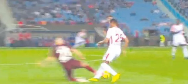 Bacağında 2 cm. delik var