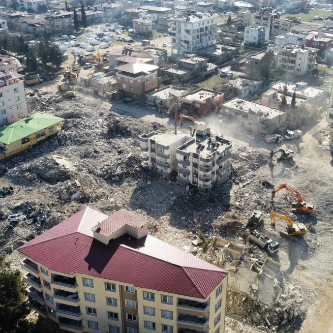 Asrın felaketinde yaralar sarılıyor! Depremden etkilenen vatandaşlara kira ve taşınma desteği başlıyor