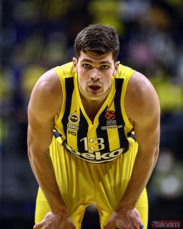 Basketbolcu Olduktan Sonra Bayramlar Sizin İçin Nasıl Değişti? Profesyonel Sporcu Olunca Bazen Bayramları Sahada Geçirmek Gerekiyor. Bu Bayramın İlk Günü...