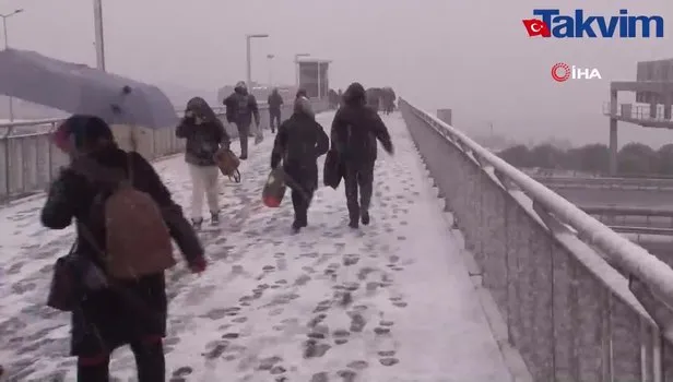 Beylikdüzü’nde kar yağışı