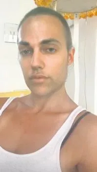 Meryem Uzerli telefonundaki uygulama ile erkek kılığına girdi! "Tanışmak isteyen kızlar, mesaj atsın"-1