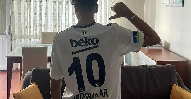 Vincent Aboubakar depremzede Semih'e imzalı forma gönderdi!