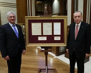 Başkan’dan Bermudez’e anlam dolu hediye