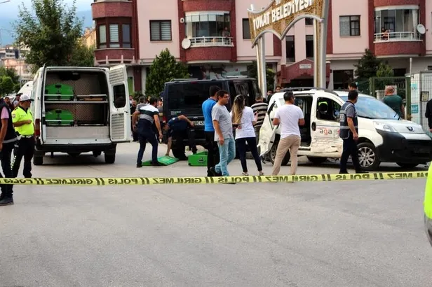 Son dakika: Kazada savrulan araç, anne ve kızının üzerine devrildi: 1 ölü, 7 yaralı-3