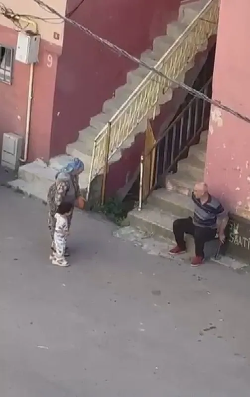 kartalda-kiraci-dehseti-ev-sahibini-gogsunden-bicaklayip-kacti-1782331628657.jpeg Kartal’da kiracı dehşeti: Ev sahibini göğsünden bıçaklayıp kaçtı-3