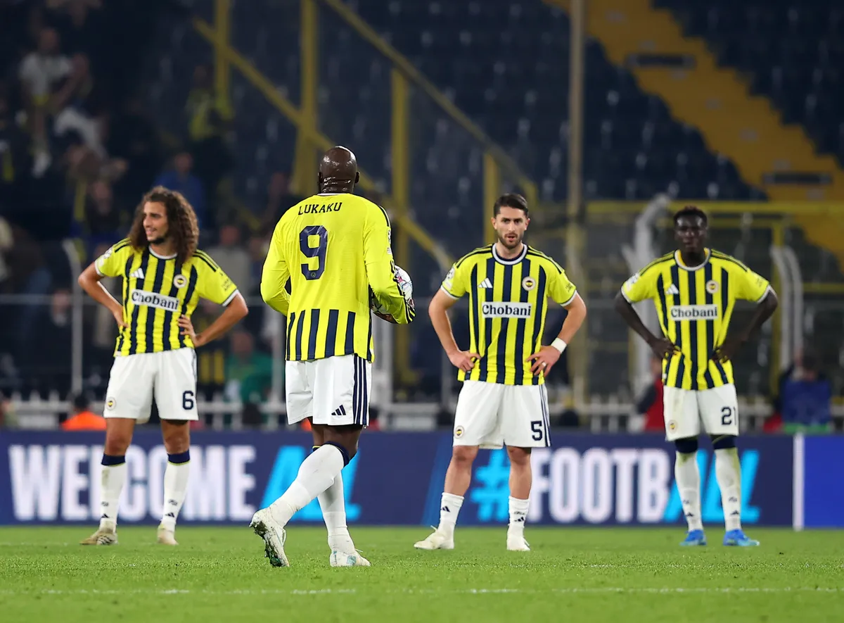 fenerbahceden-surpriz-galatasaray-derbisi-plani-1792741637917.jpg Kartal'dan sürpriz plan! Galatasaray derbisinde mevkiler değişecek: Ake yerine forma o ismin-4