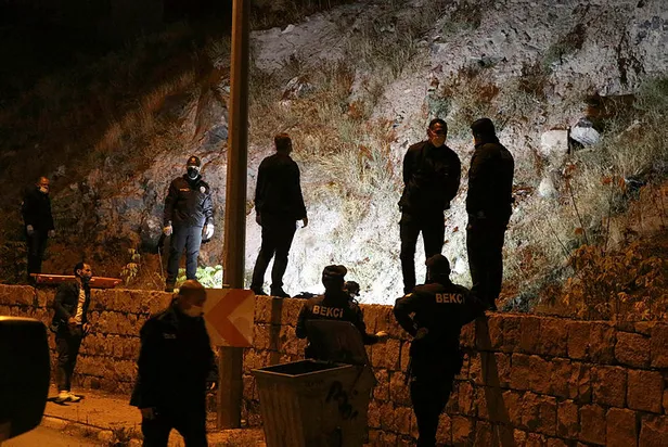 basini-tasla-ezdigi-komsusunu-tepeden-atti-ceset-gozukmesin-diye-uzerini-tas-ve-otla-kapatti-1603346241506.jpg Kayseri'de korkunç cinayet! Başını taşla ezdiği komşusunu tepeden attı, ceset gözükmesin diye üzerini taş ve otla kapattı-4