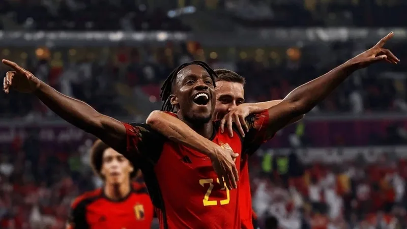 galatasaraydan-orta-sahaya-cifte-hamle-okan-buruk-isimlerini-verdi-yonetim-transferde-bombalari-patlatmak-isti-1720719514213.jpeg Galatasaray'dan orta sahaya çifte hamle! Okan Buruk isimlerini verdi yönetim transferde bombaları patlatmak istiyor!-4