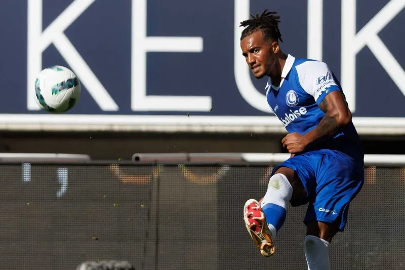 fenerbahceye-22lik-makine-sol-bek-transferinde-bomba-patliyor-1724774425075.jpg Archie Brown