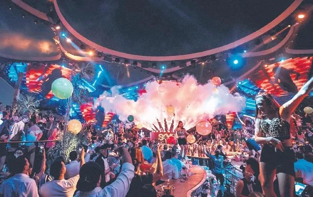 Bodrum’da fiyatlarıyla ünlü mekan bu sezonda taviz vermedi! Ev fiyatına şezlong