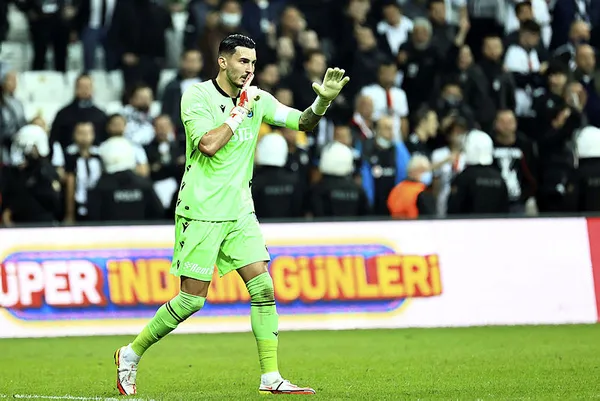 1647437819274.jpg Trabzonspor'da kale emin ellerde! Uğurcan Çakır rakip forvetleri dünyaya küstürdü-2