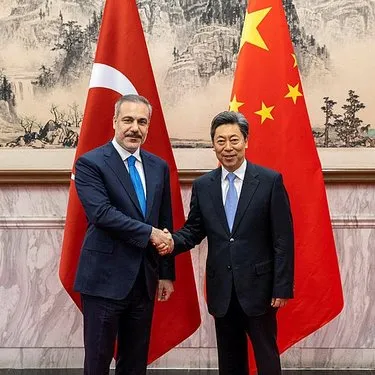 Dışişleri Bakanı Hakan Fidan Pekin’de | Çin Komünist Partisi’nden Çın Vençing ile diplomatik temas: Güvenlik ve strateji mesajı