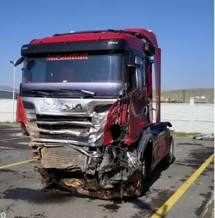 tir-sebekesinin-sifresini-polis-cozdu-cerez-ve-teker-1632725764934.jpg Tır şebekesinin şifresini polis çözdü: Çerez ve teker...-5