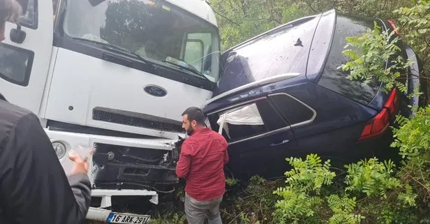 Bursa’da kamyon cipi adeta biçti! Korkunç kazada araçlar kafa kafaya girdi! Anne ve oğlunu ölüm ayırdı!