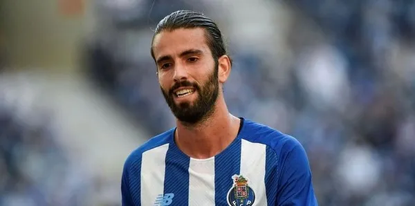 galatasaray-sergio-oliviera-ile-anlasma-sagladi-imza-yakinda-1657176355590.jpeg Galatasaray, Sergio Oliveira ile anlaşma sağladı! İmza yakında...-3