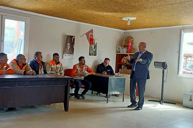 CHP'li belediyede grev kararı! Turizm sezonu öncesi Kuşadası'nda şok
