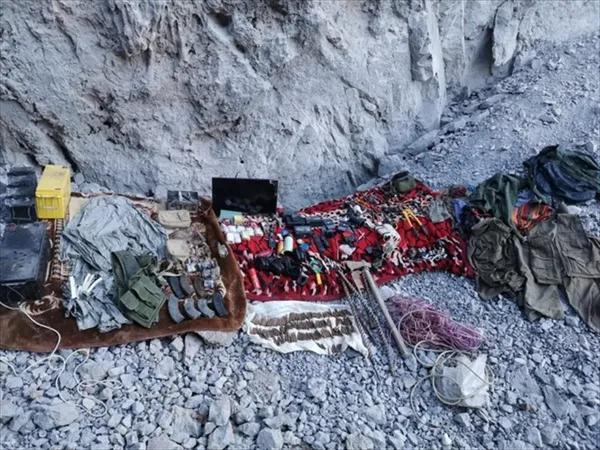 Pençe Yıldırım Harekatı bölgesinde 27 terörist öldürüldü-4