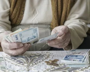 Milyonlarca emekliyi ilgilendiriyor! Emeklilere yılbaşı ikramiyesi verilecek mi? Yılbaşı ikramiyesi ödenecek mi?