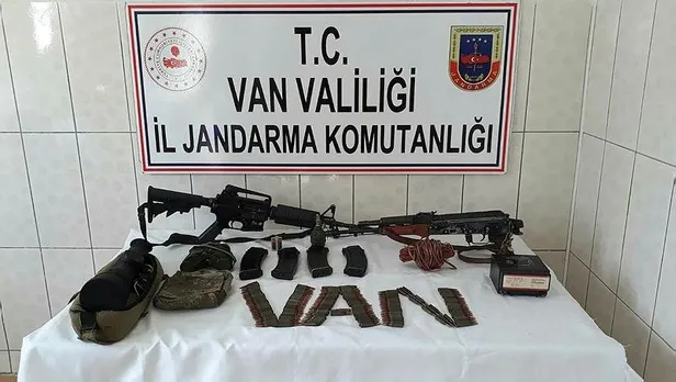 vanda-teror-orgutune-darbe-ustune-darbe-silah-ve-muhimmat-imha-edildi-1571858657105.jpeg Van'da terör örgütüne darbe üstüne darbe! Silah ve mühimmat imha edildi...-1