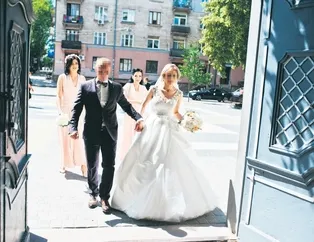 Köprüden geçti gelin