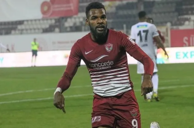 Galatasaray'da Aaron Boupendza bombası