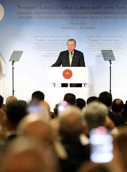 cumhuriyet-tarihinde-ilk-mor-efrem-suryani-kadim-ortodoks-kilisesi-baskan-erdoganin-katildigi-torenle-acildi-1696783324169.jpeg
