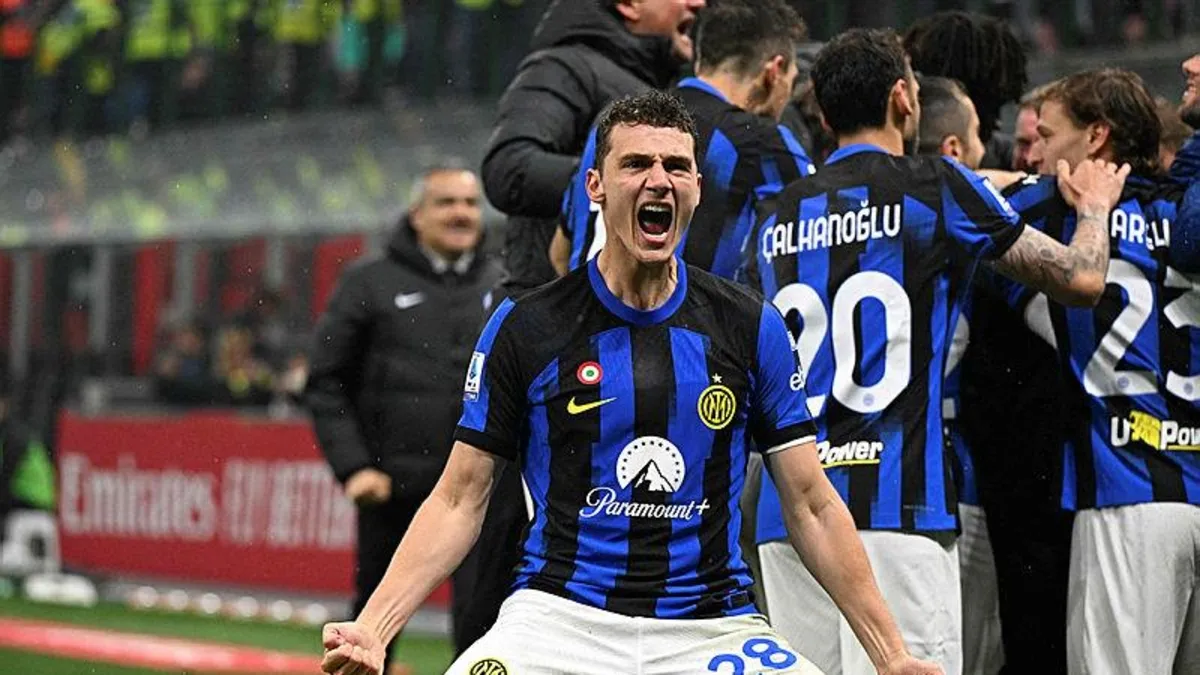 Hakan Çalhanoğlu'nun takımı Inter İtalya'da şampiyonluğu ilan etti | Milan 1-2 Inter (MAÇ SONUCU)