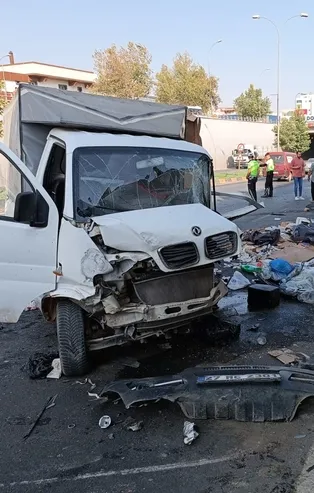Gaziantep'te savaş gibi kaza: Ortalık karıştı