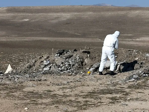 esiyle-iliskisi-oldugunu-iddia-ettigi-adami-oldurdu-uzerini-molozla-kapatti-1615277206514.jpg Eşiyle ilişkisi olduğunu iddia ettiği adamı öldürdü! Üzerini molozla kapattı-2