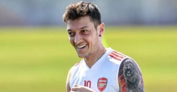 Mesut Özil'den Türk Kızılayı'na anlamlı destek!