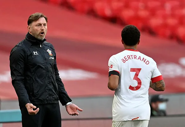 trabzonspora-surpriz-bertrand-teklifi-menajerler-kapiyi-caldi-1650460061581.jpg Trabzonspor'a sürpriz Bertrand teklifi! Menajerler kapıyı çaldı-4