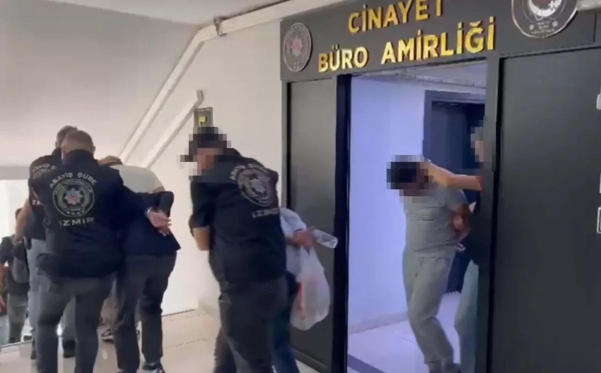 İzmir'de "Forza" ve "Yalı" gruplarındaki yapılanmalara operasyon: 28 şüpheli yakalandı, 4 firari aranıyor-4