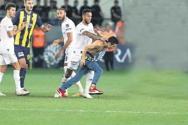 Beşiktaş'ın yaşanan skandal olaylarla ilgili tepkisi sürüyor: Ya elinde bıçak olsaydı!
