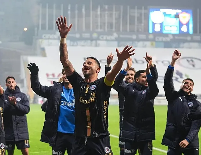 9 gollü maçta zafer Paşa’nın